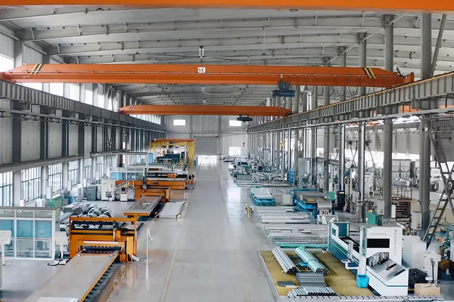 Sistemas Hidropónicos Verticales Comerciales para Clientes B2B